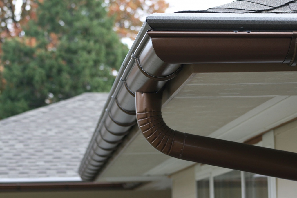 Do You Have A Seamless Gutter System? Here's Why You Should