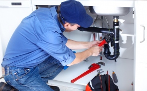 Choosing The Right Plumber Services For Your Homes