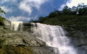 Best Waterfalls In Kerala To Relax, Splash, Chill, and Unwind