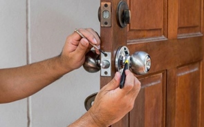 Hiring A Professional Locksmith For Car Key Replacement Services