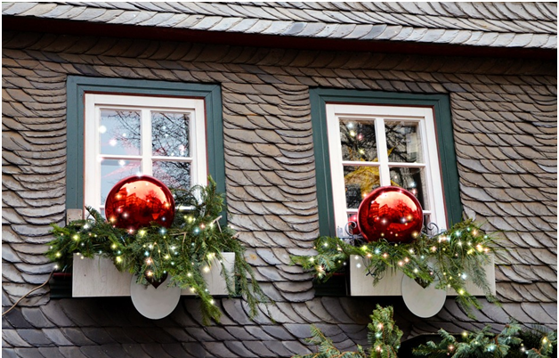 How To Decorate Your Windows At Christmas Time
