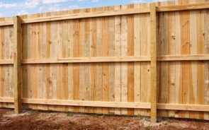 4 Signs That You Need To Replace Your Wooden Fence